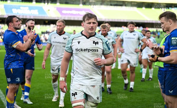 160526 - Leinster v Ospreys - United Rugby Championship - Ospreys captain Jac Morgan leads his side from the pitch after the match