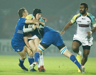 291114 - Leinster v Ospreys - Guinness Pro12 -   Sam Davies of Ospreys is tackled by Jimmy Gopperth and Jordi Murphy of Leinster (c) Huw Evans Agency