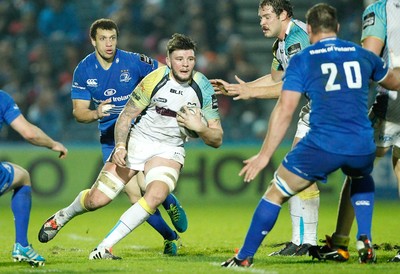 291114 - Leinster v Ospreys - Guinness Pro12 -   Ieuan Jones of Ospreys takes on Rhys Ruddock of Leinster (c) Huw Evans Agency