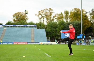 161021 - Leinster v Scarlets - United Rugby Championship - Johnny McNicholl of Scarlets before match