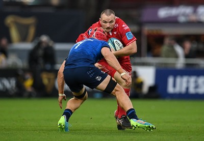 161021 - Leinster v Scarlets - United Rugby Championship - Ken Owens of Scarlets in action against Josh van der Flier of Leinster