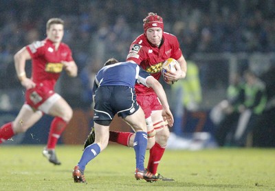 170212 - Leinster v Scarlets - RaboDirect Pro12 -Scarlets' Kiernan Murphy hands of Leinster's Eoin Reddan