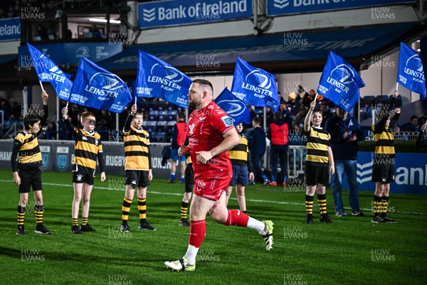 181123 - Leinster v Scarlets - United Rugby Championship - Steff Thomas of Scarlets runs out