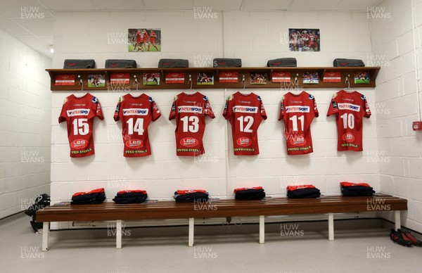 190517 - Leinster v Scarlets - Guinness PRO12 Semi Final - Scarlets changing room