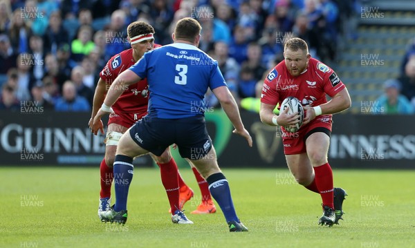 190517 - Leinster v Scarlets - Guinness PRO12 Semi Final - Samson Lee of Scarlets is challenged by Tadhg Furlong of Leinster