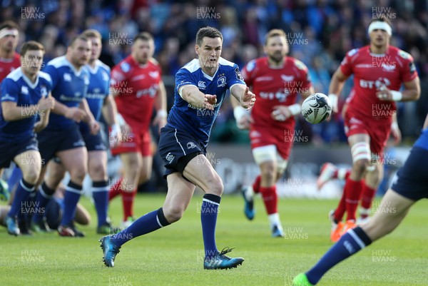 190517 - Leinster v Scarlets - Guinness PRO12 Semi Final - Johnny Sexton of Leinster passes the ball