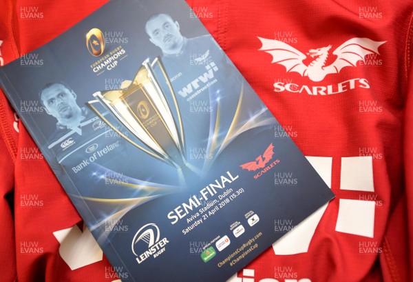 210418 - Leinster v Scarlets - European Rugby Champions Cup Semi Final - Scarlets dressing room