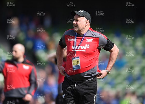 210418 - Leinster v Scarlets - European Rugby Champions Cup Semi Final - Scarlets head coach Wayne Pivac