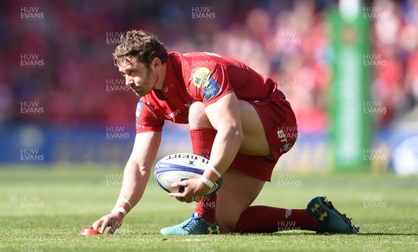 210418 - Leinster v Scarlets - European Rugby Champions Cup Semi Final - Leigh Halfpenny of Scarlets