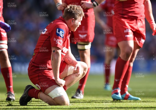 210418 - Leinster v Scarlets - European Rugby Champions Cup Semi Final - James Davies of Scarlets looks dejected