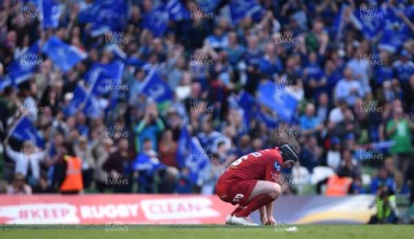 210418 - Leinster v Scarlets - European Rugby Champions Cup Semi Final - Ryan Elias of Scarlets looks dejected at the end of the game