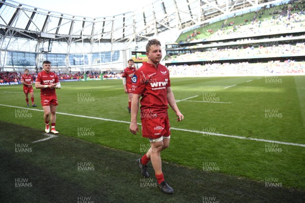 210418 - Leinster v Scarlets - European Rugby Champions Cup Semi Final - James Davies of Scarlets looks dejected at the end of the game