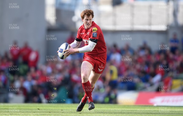 210418 - Leinster v Scarlets - European Rugby Champions Cup Semi Final - Rhys Patchell of Scarlets