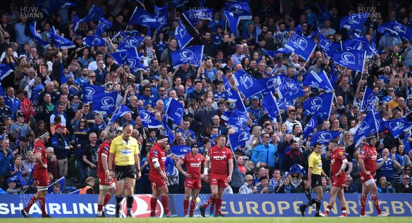 210418 - Leinster v Scarlets - European Rugby Champions Cup Semi Final - Scarlets players look dejected after a Leinster try