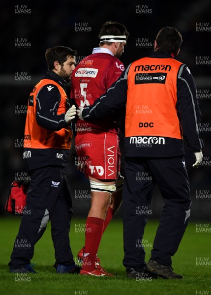 250119 - Leinster v Scarlets - Guinness PRO14 -  David Bulbring of Scarlets leaves the field with an injury