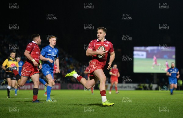 250119 - Leinster v Scarlets - Guinness PRO14 -  Kieran Hardy of Scarlets on his way to scoring his side's first try 