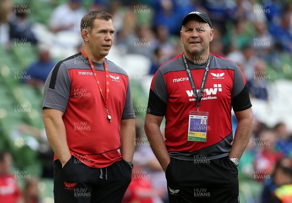 260518 - Leinster v Scarlets - Guinness PRO14 Final - Ioan Cunningham and Wayne Pivac