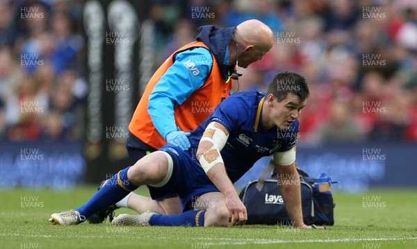 260518 - Leinster v Scarlets - Guinness PRO14 Final - Johnny Sexton of Leinster down injured