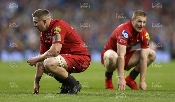 260518 - Leinster v Scarlets - Guinness PRO14 Final - Dejected James Davies and Johnny McNicholl of Scarlets