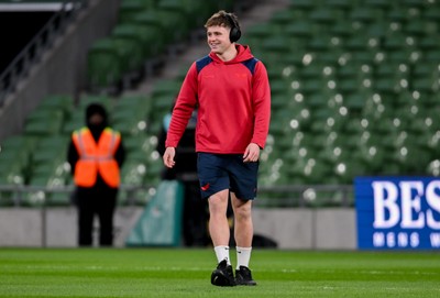 270326 - Leinster v Scarlets - United Rugby Championship - Macs Page of Scarlets