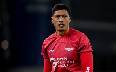 270326 - Leinster v Scarlets - United Rugby Championship - Sam Lousi of Scarlets warms up