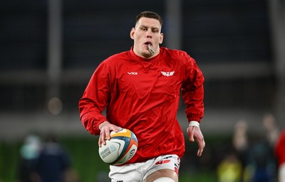 270326 - Leinster v Scarlets - United Rugby Championship - Jarrod Taylor of Scarlets warms up