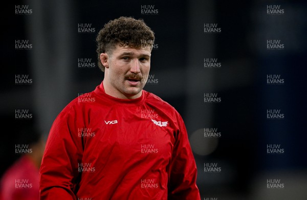 270326 - Leinster v Scarlets - United Rugby Championship - Fletcher Anderson of Scarlets warms up