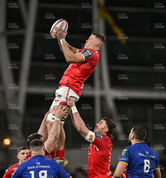 270326 - Leinster v Scarlets - United Rugby Championship - Jarrod Taylor of Scarlets wins a line-out 