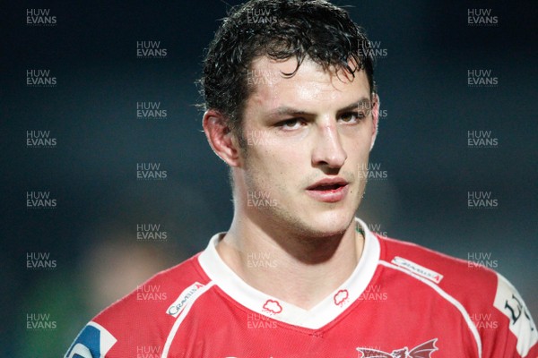 30/11/13 - Leinster v Scarlets - RaboDirect Pro 12Aaron Shingler of Scarlets shows signs of dejection (c) Huw Evans Picture Agency