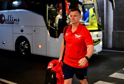 310525 - Leinster v Scarlets - United Rugby Championship Quarter-Final - Scarlets Head Coach Dwayne Peel