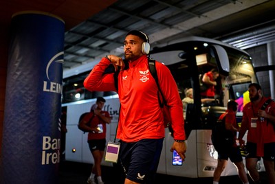 310525 - Leinster v Scarlets - United Rugby Championship Quarter-Final - Vaea Fifita of Scarlets 