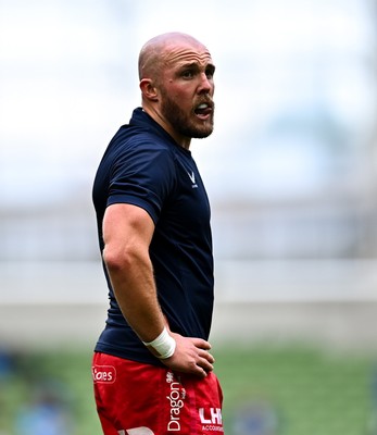 310525 - Leinster v Scarlets - United Rugby Championship Quarter-Final - Efan Jones of Scarlets 