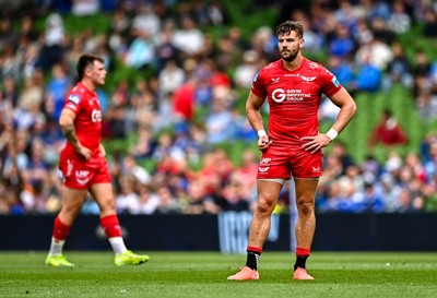 310525 - Leinster v Scarlets - United Rugby Championship Quarter-Final - Johnny Williams of Scarlets 