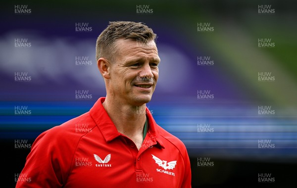 310525 - Leinster v Scarlets - United Rugby Championship Quarter-Final - Scarlets Head Coach Dwayne Peel