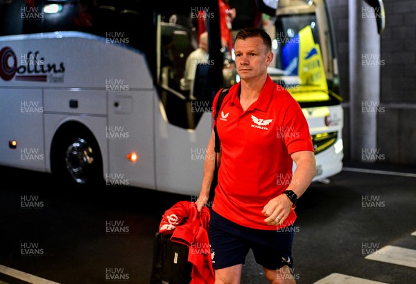 310525 - Leinster v Scarlets - United Rugby Championship Quarter-Final - Scarlets Head Coach Dwayne Peel