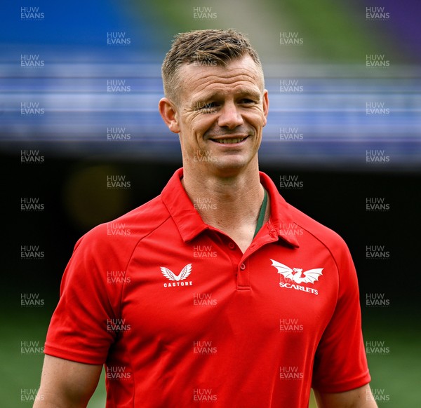 310525 - Leinster v Scarlets - United Rugby Championship Quarter-Final - Scarlets Head Coach Dwayne Peel