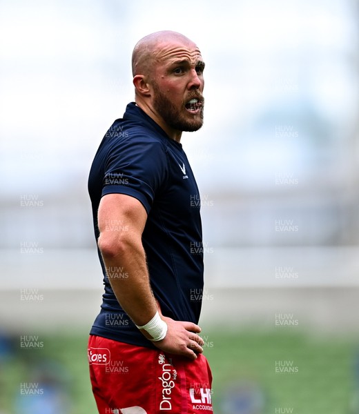 310525 - Leinster v Scarlets - United Rugby Championship Quarter-Final - Efan Jones of Scarlets 
