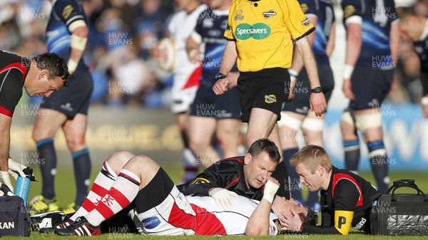 13.05.11 - Leinster v Ulster - Magners League Play-off Robbie Diack of Ulster lies prostrate as Ulster physio Gareth Robinson attends 