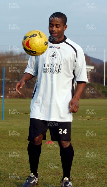 070106 - Swansea City Football Swansea City's new striker Leon Knight 