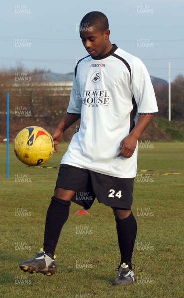 070106 - Swansea City Football Swansea City's new striker Leon Knight 