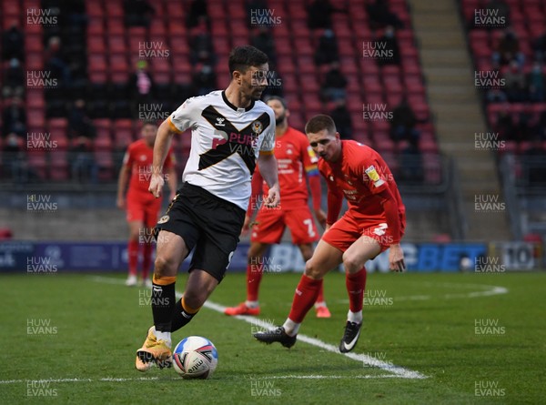 121220 - Leyton Orient v Newport County - Sky Bet League 2 - Padraig Amond of Newport County in action during this afternoon's game