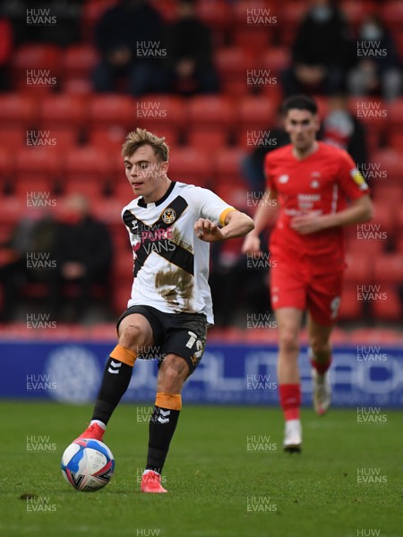 121220 - Leyton Orient v Newport County - Sky Bet League 2 - Scott Twine of Newport County in action during this afternoon's game