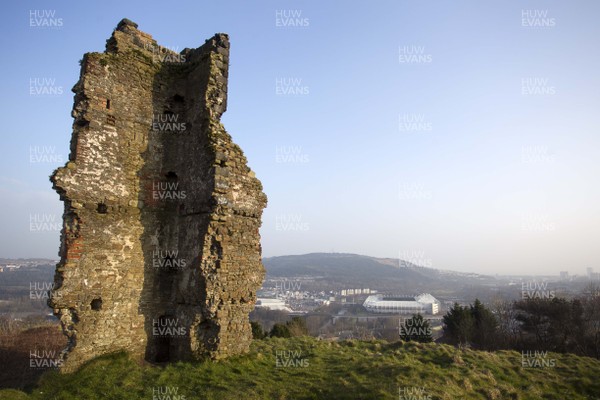 180315 - Picture a General View of the Liberty Stadium, Swansea from the ruins of Morris Castle