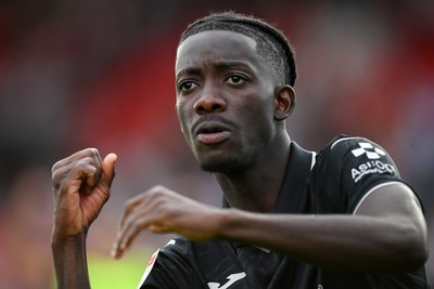 190926 - Lincoln City v Swansea City - Sky Bet Championship - Moussa Yeo of Swansea City celebrates at full time