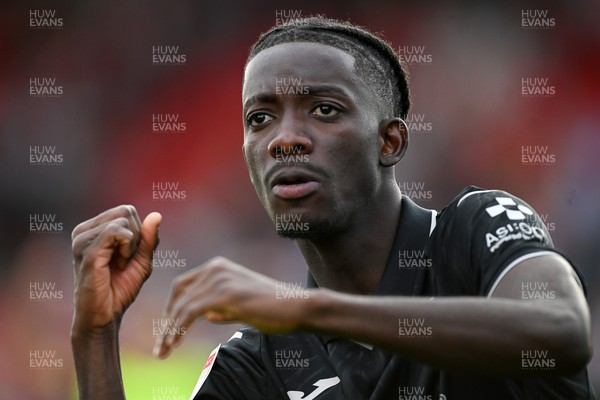 190926 - Lincoln City v Swansea City - Sky Bet Championship - Moussa Yeo of Swansea City celebrates at full time