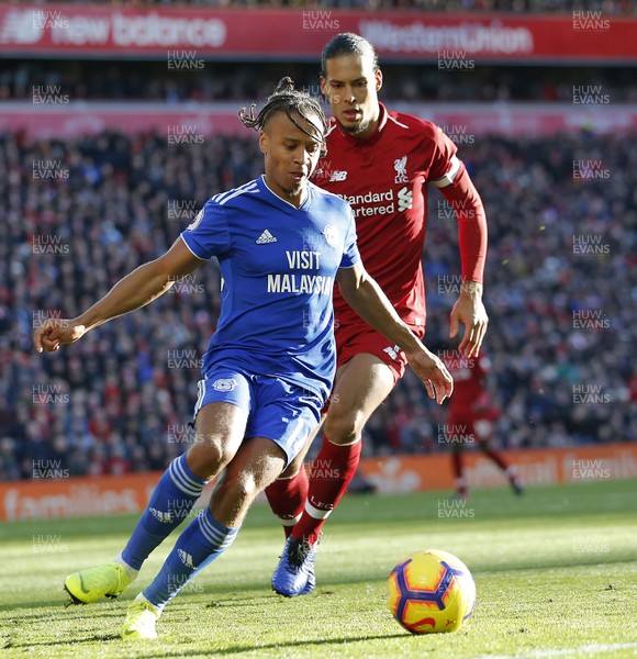 271018 - Liverpool v Cardiff - Premier League -  Bobby Reid of Cardiff and Virgil Van Dijk of Liverpool