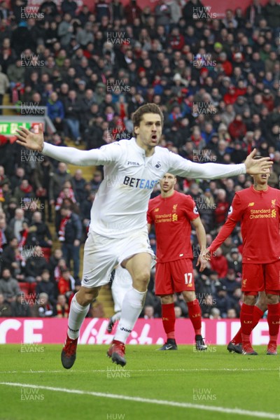 210117 - Liverpool v Swansea City, Premier League - Fernando Llorente of Swansea City (centre) celebrates scoring his side's first goal by Ian Smith/Huw Evans Agency