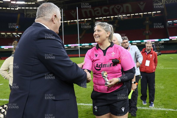 010423 - Llandaff North v Pontyclun Falcons - WRU Women’s National Cup Final - Officials and Players receive their medals