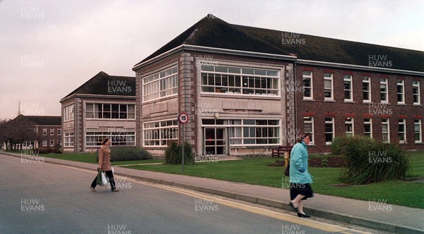 171193 - General View of Llandough Hospital, Cardiff