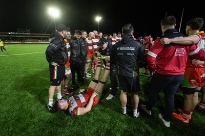 200325 - Llandovery RFC v Ebbw Vale - Super Rygbi Cymru Final - Llandovery team huddle at full time